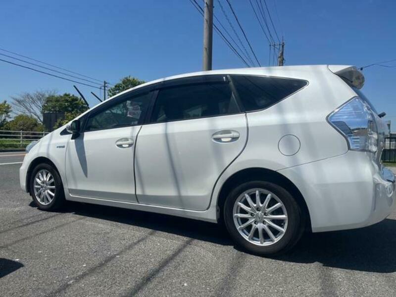 PRIUS ALPHA