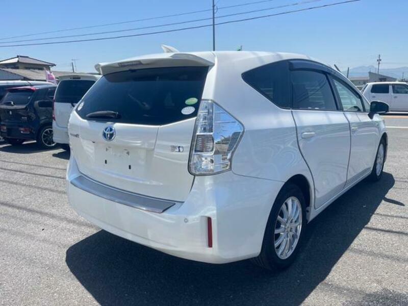 PRIUS ALPHA