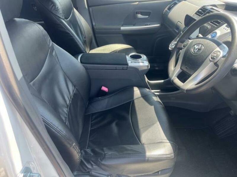 PRIUS ALPHA
