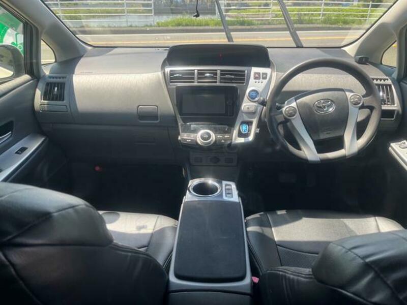 PRIUS ALPHA