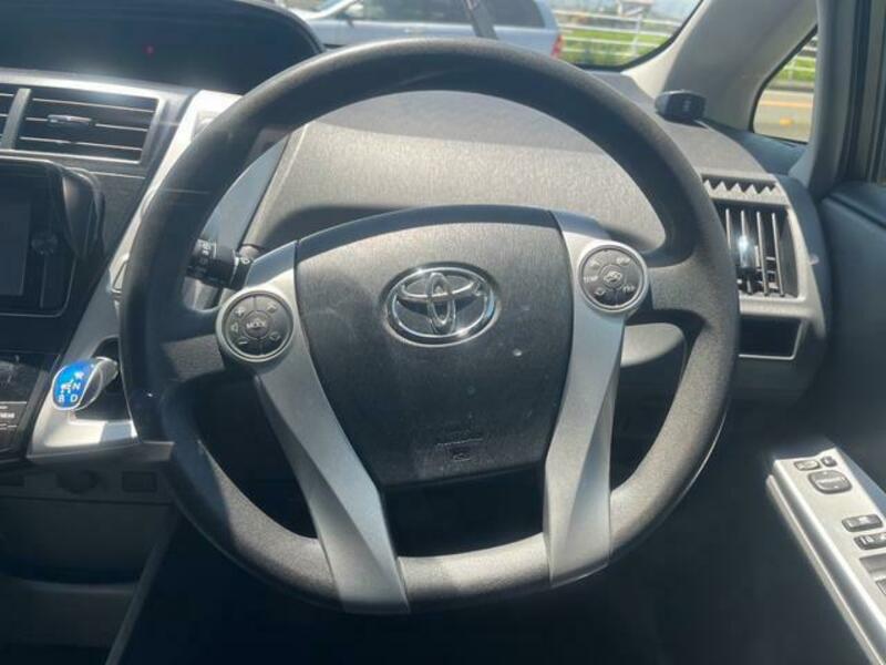 PRIUS ALPHA