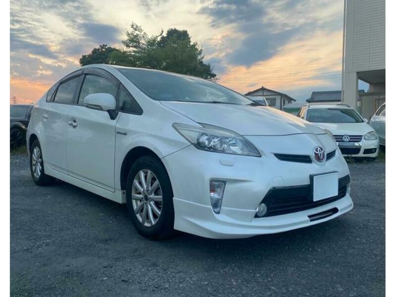 TOYOTA PRIUS