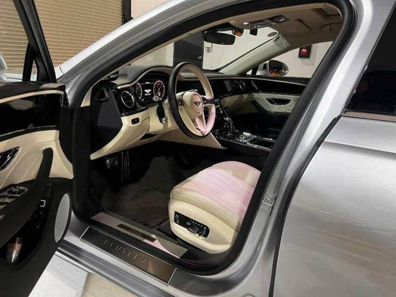 FLYING SPUR