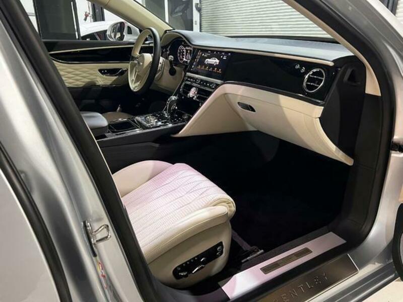 FLYING SPUR
