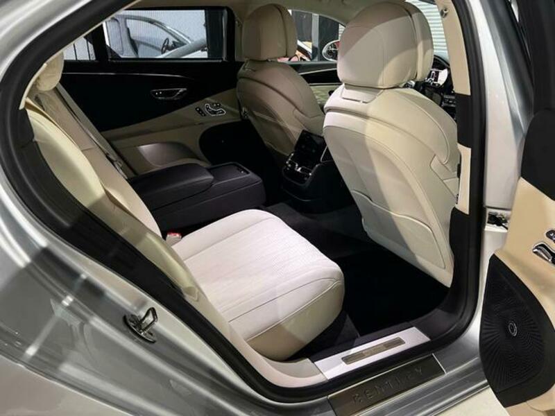 FLYING SPUR