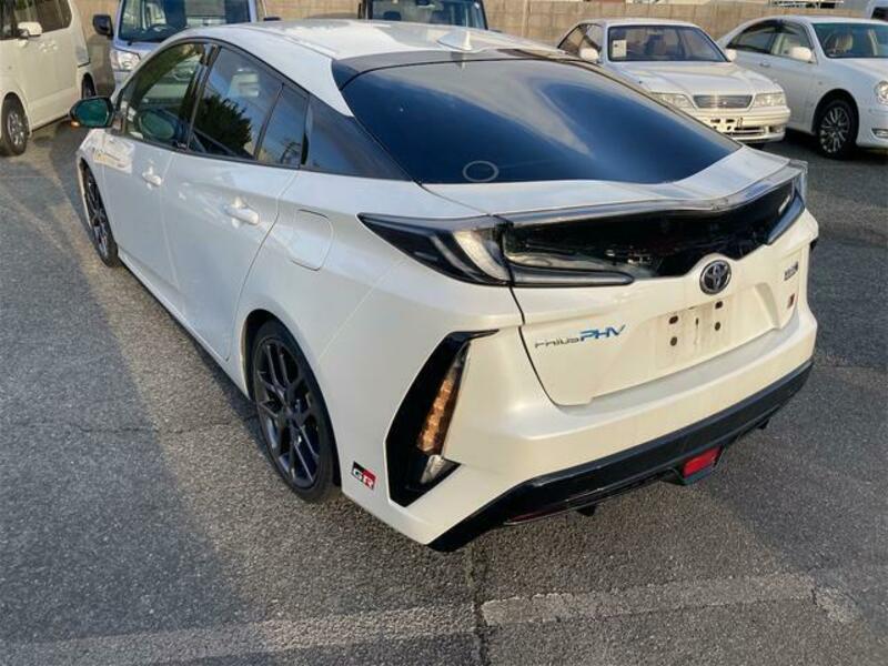 PRIUS PHV