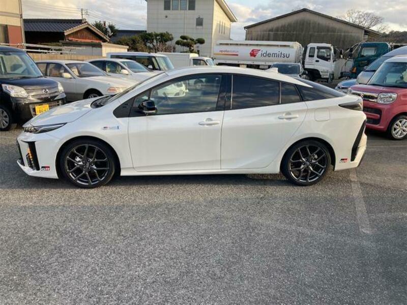 PRIUS PHV