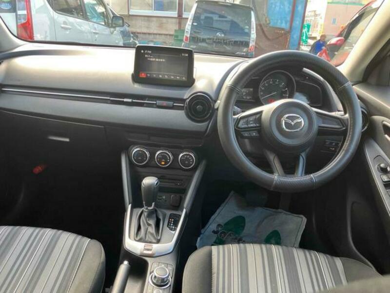 MAZDA2