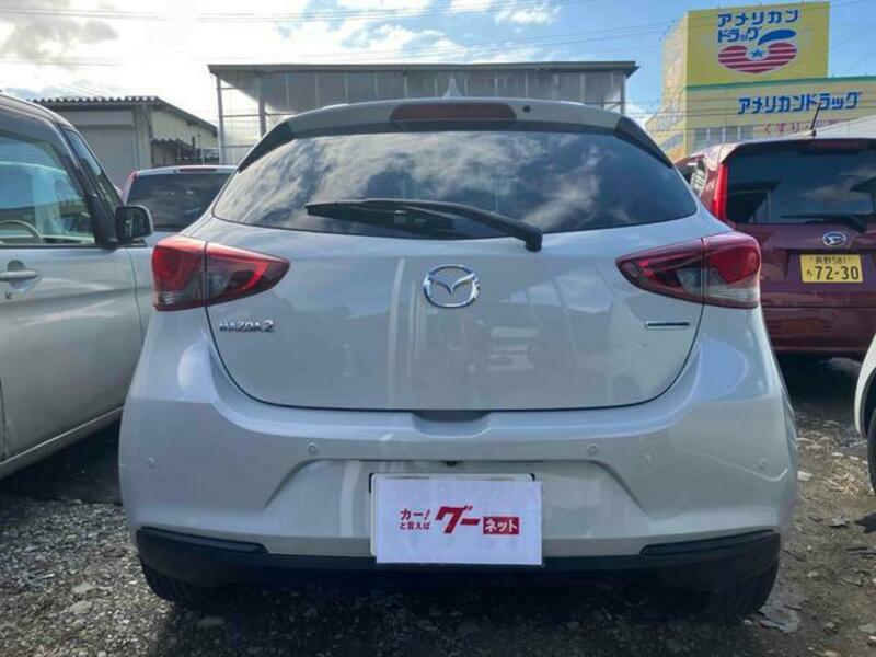 MAZDA2