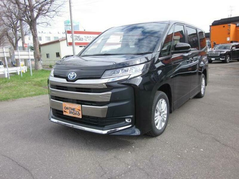 TOYOTA NOAH