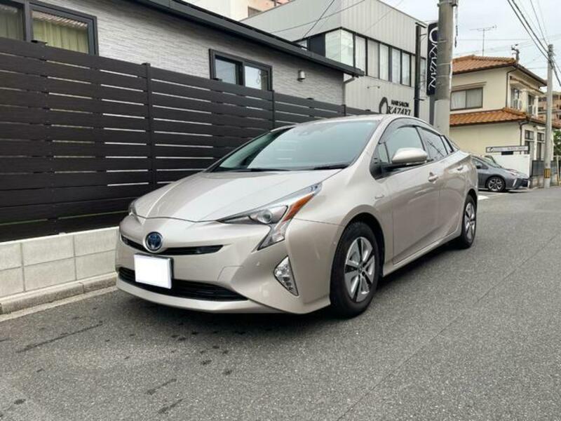 TOYOTA PRIUS