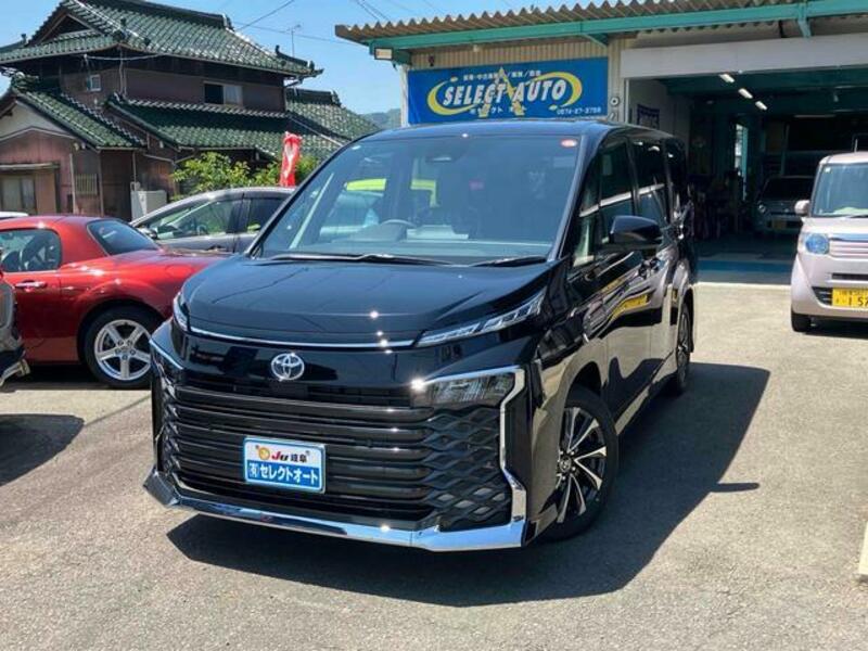 TOYOTA VOXY