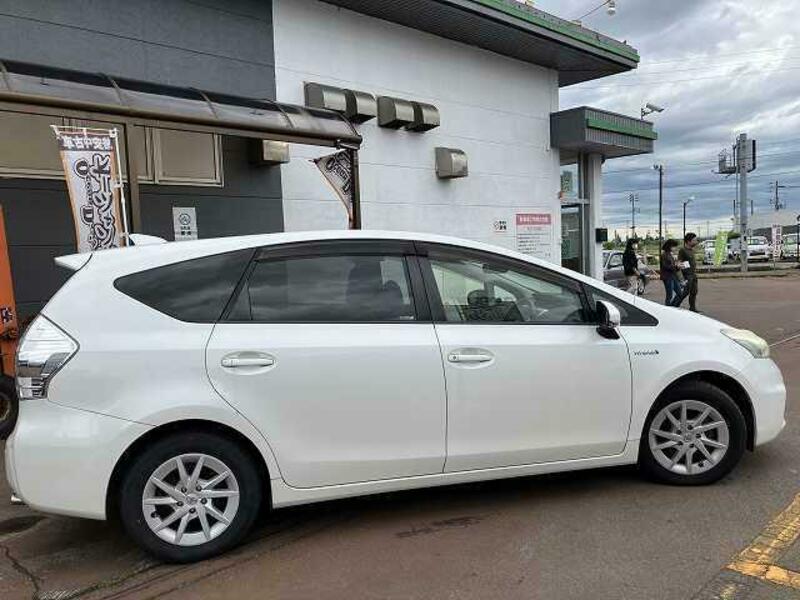PRIUS ALPHA