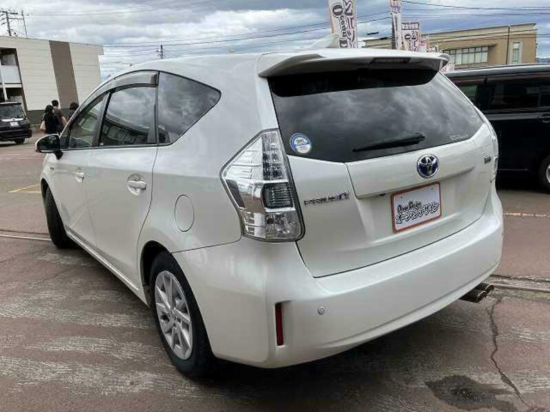 PRIUS ALPHA
