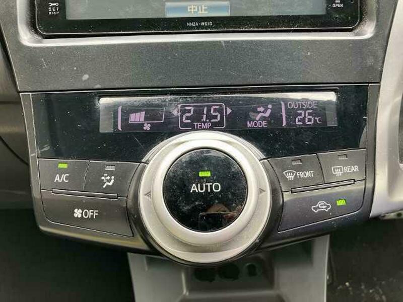 PRIUS ALPHA