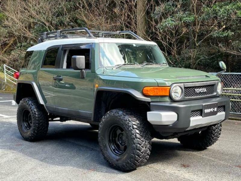 TOYOTA FJ CRUISER