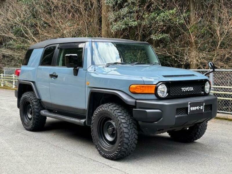 TOYOTA FJ CRUISER