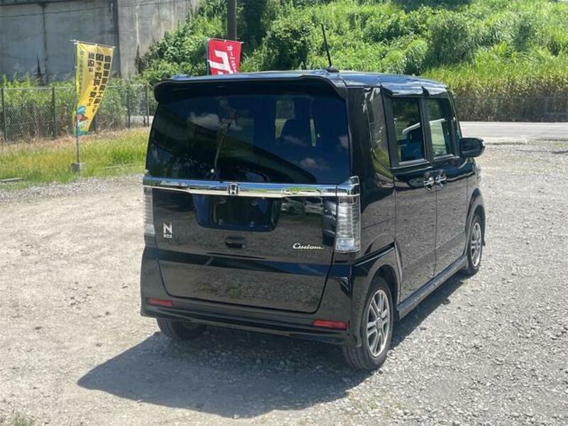 N BOX CUSTOM