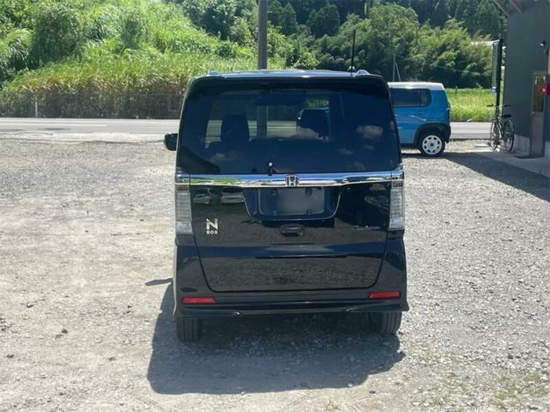 N BOX CUSTOM