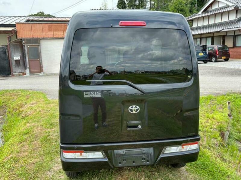 PIXIS VAN