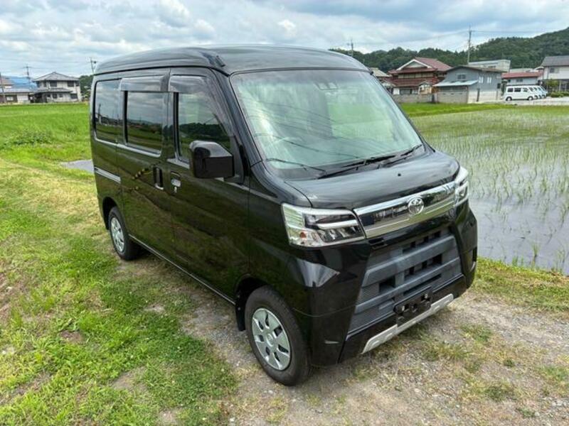 TOYOTA PIXIS VAN