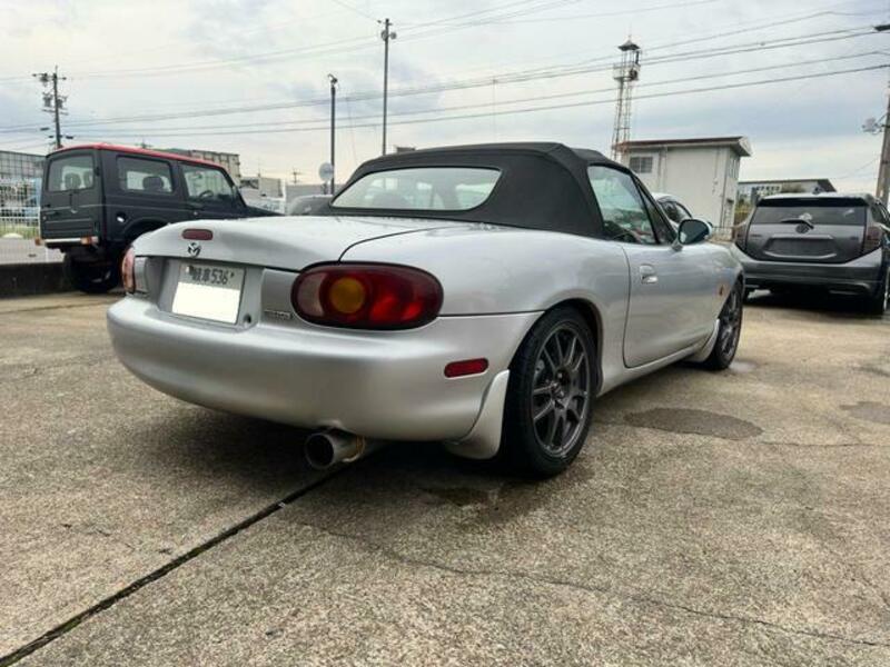 ROADSTER