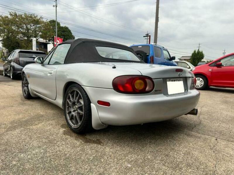 ROADSTER