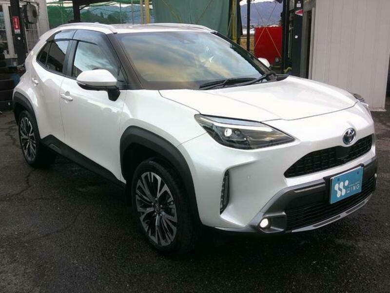YARIS CROSS