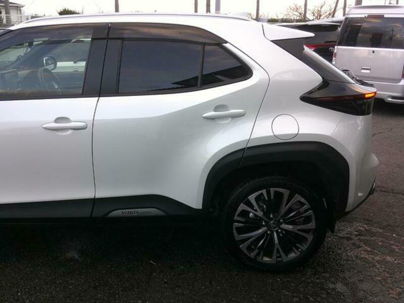 YARIS CROSS