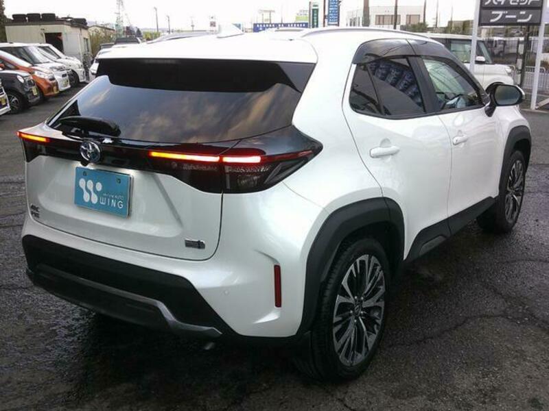 YARIS CROSS