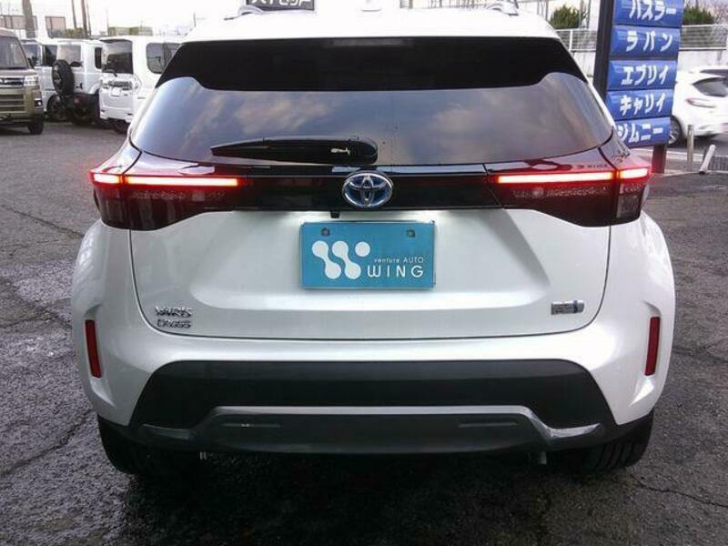 YARIS CROSS