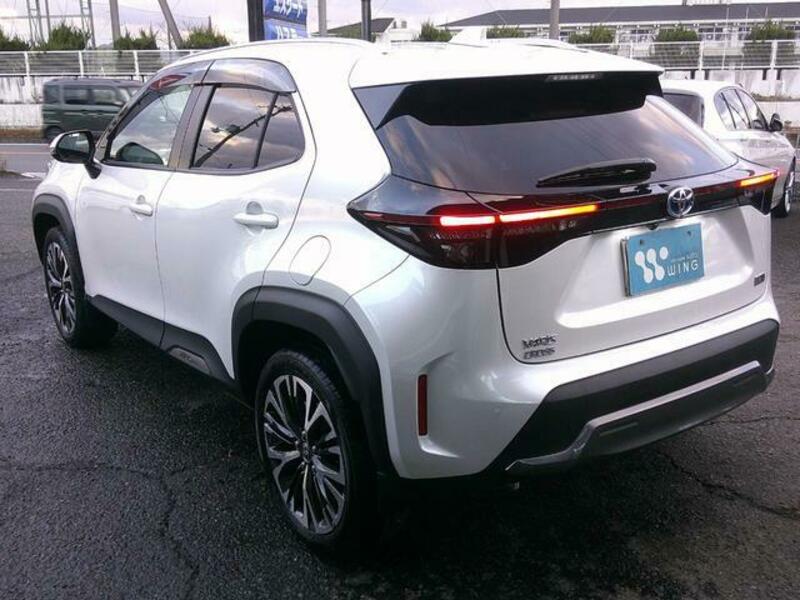 YARIS CROSS