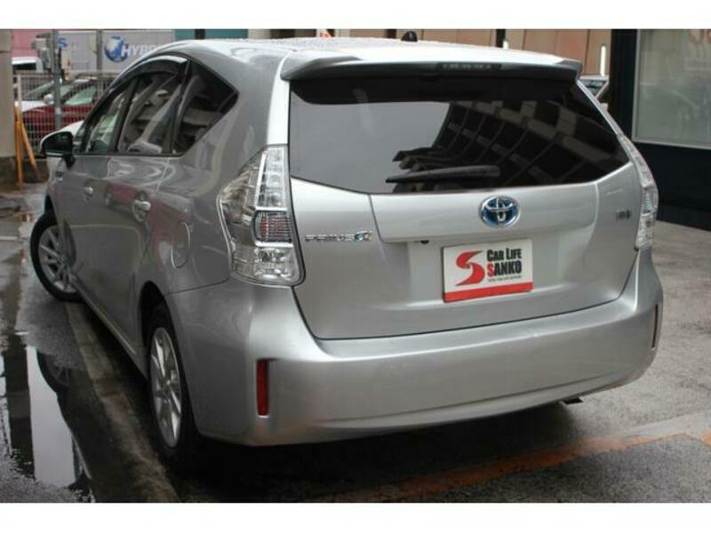 PRIUS ALPHA
