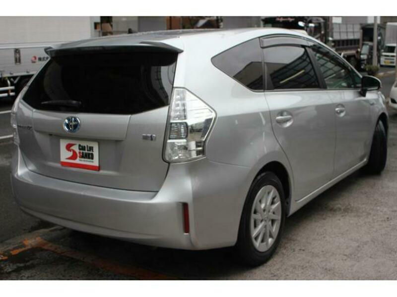 PRIUS ALPHA