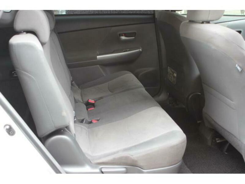 PRIUS ALPHA
