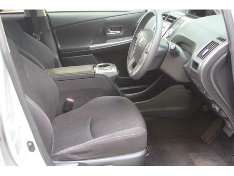 PRIUS ALPHA