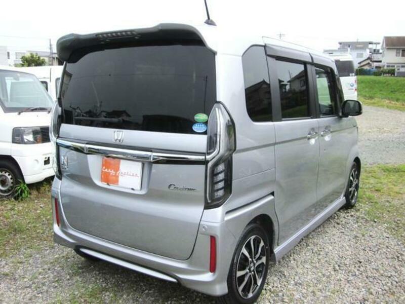 N BOX CUSTOM