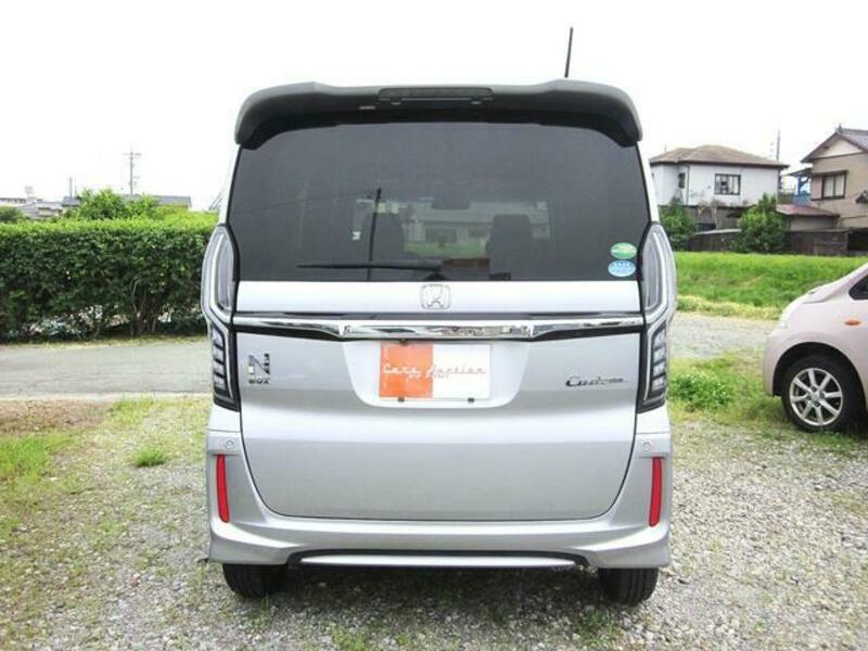 N BOX CUSTOM