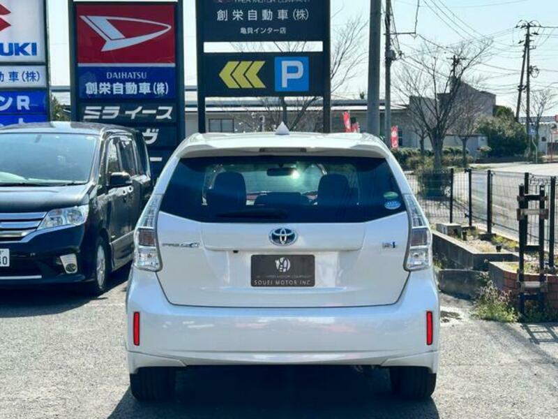 PRIUS ALPHA