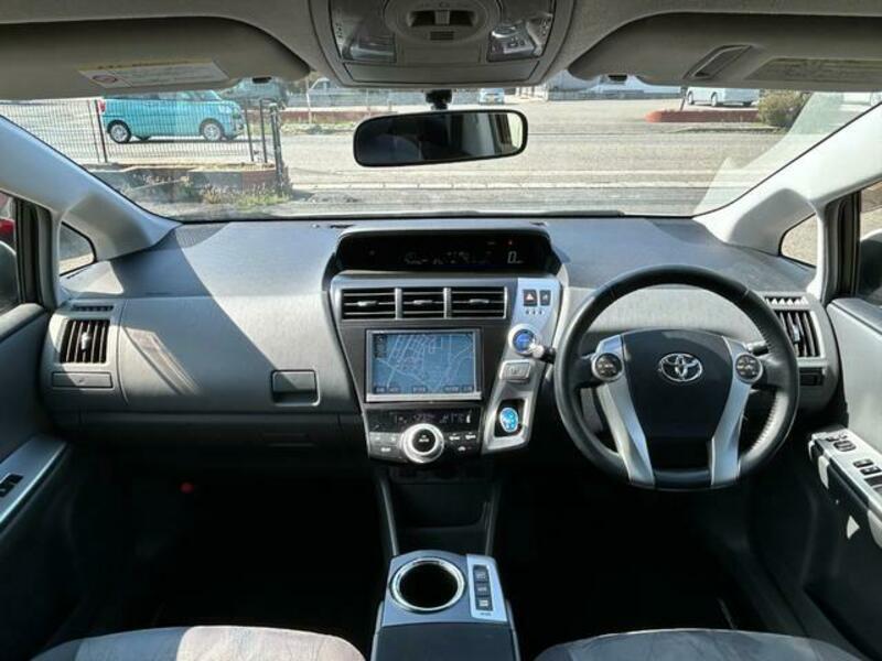 PRIUS ALPHA