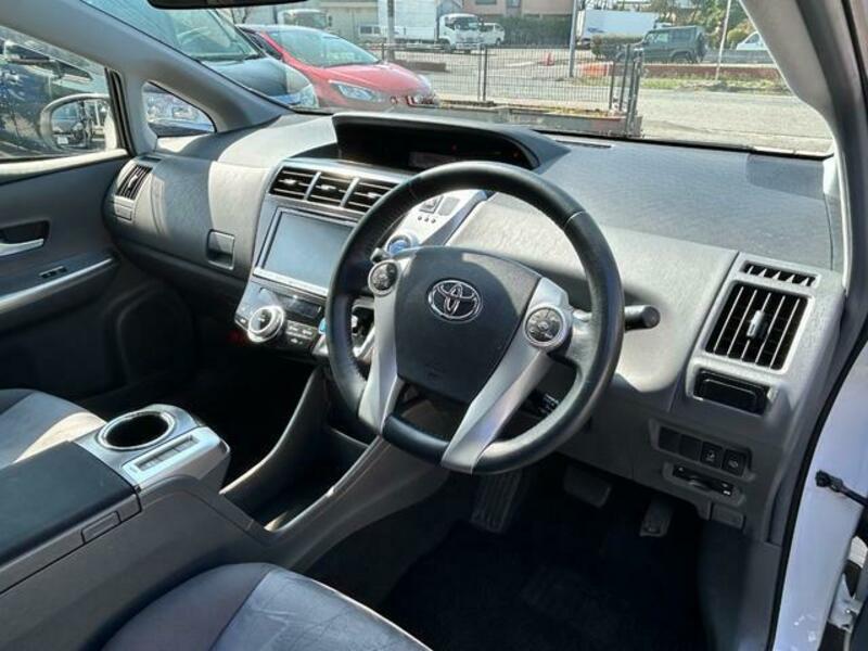 PRIUS ALPHA