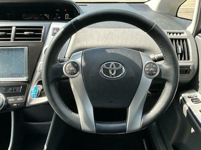 PRIUS ALPHA