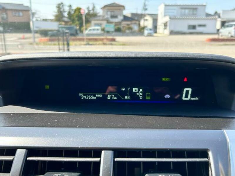 PRIUS ALPHA