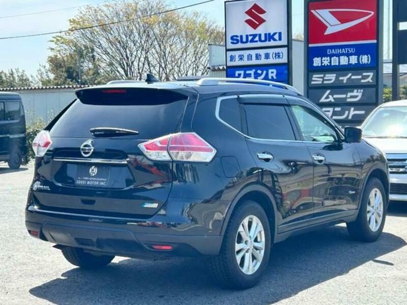 X-TRAIL