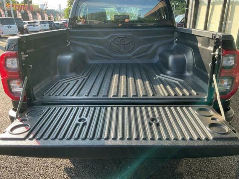 HILUX