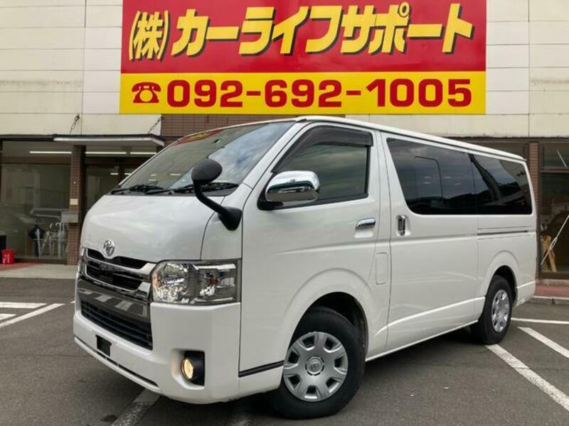 TOYOTA HIACE VAN