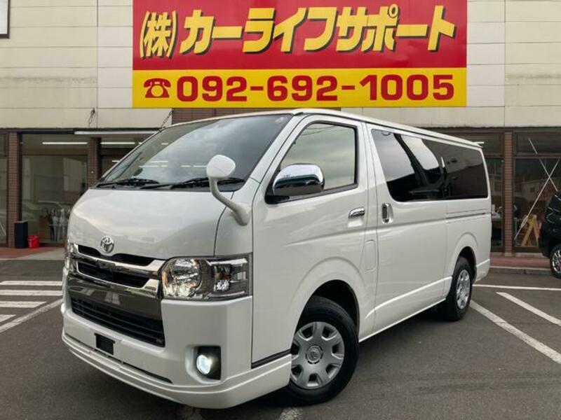 TOYOTA HIACE VAN