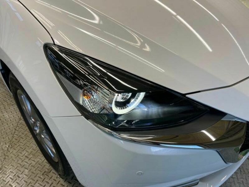 MAZDA2