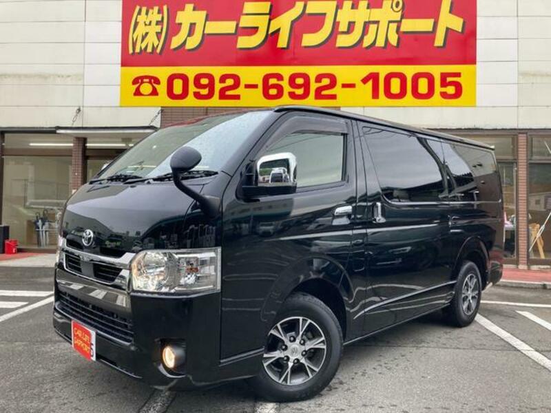 TOYOTA HIACE VAN