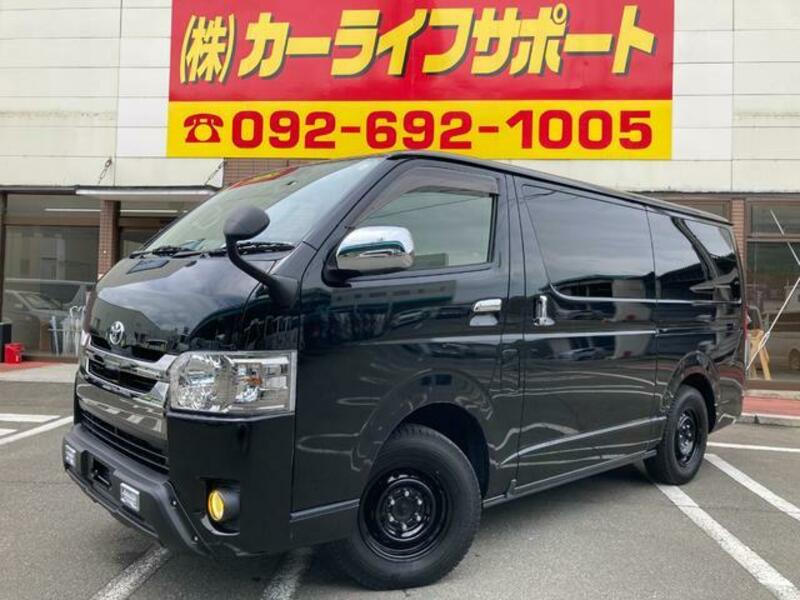 TOYOTA HIACE VAN